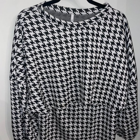 Houndstooth Skirt Set - Picture 2 of 4